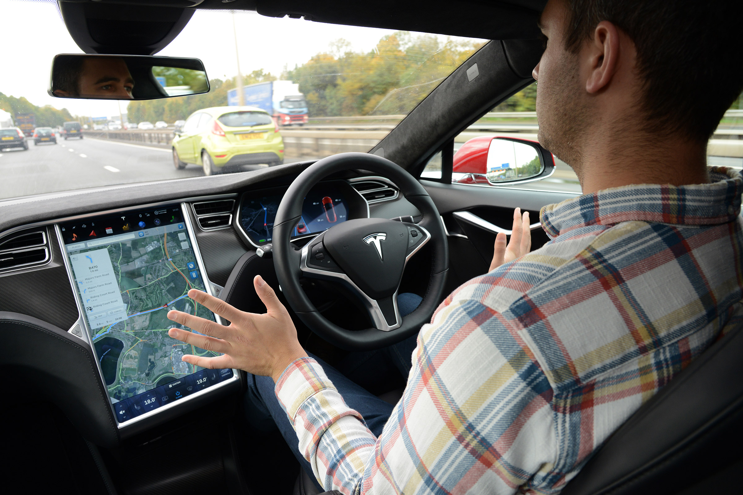 Ассистенты вождения. Driverless Tesla cars. Тестирование беспилотных автомобилей. GPS беспилотный автомобиль. Беспилотные автомобили внутри.