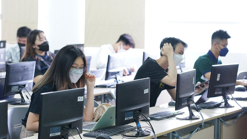 Keamanan Cyber dalam Sistem Informasi Bisnis