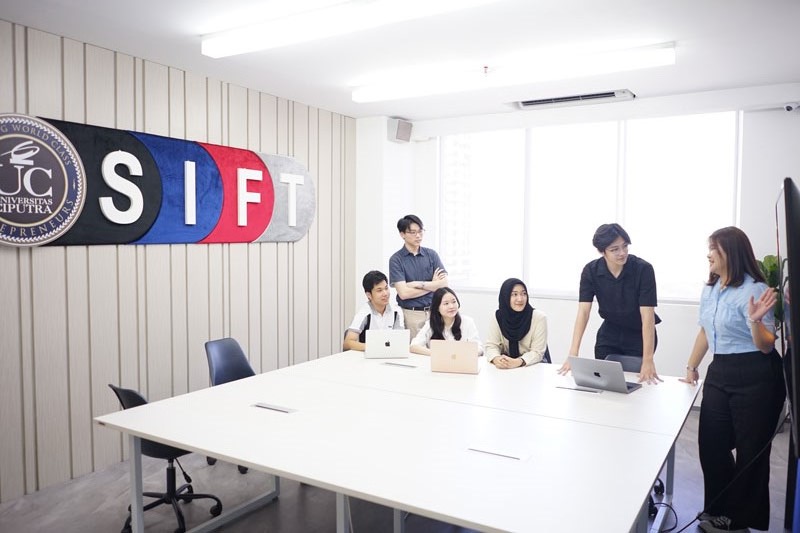 Transformasi Digital Perusahaan: Membangun Masa Depan Bisnis dengan Sistem Informasi Modern