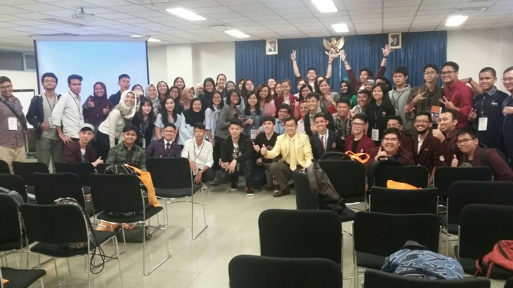 Pengalaman Bertanding dalam Lomba Bertaraf Internasional Pengalaman Bertanding dalam Lomba Bertaraf Internasional