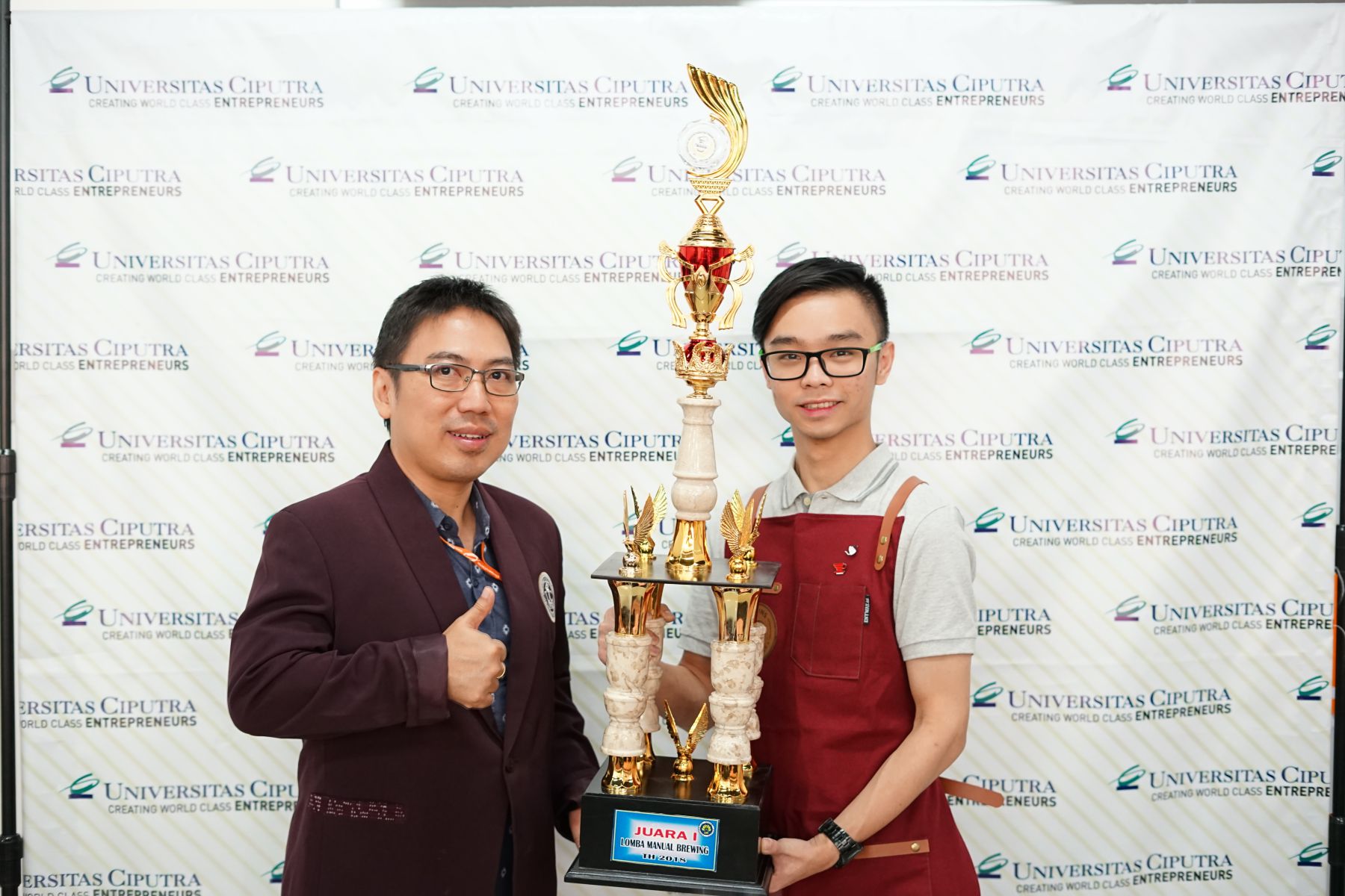 Juara I “Coffee Competition Manual Brewing” dalam acara Gelar Cipta Boga 2018 Juara I “Coffee Competition Manual Brewing” dalam acara Gelar Cipta Boga 2018